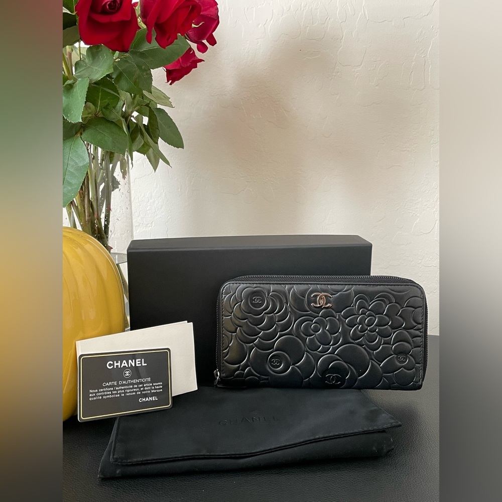 Unused Chanel Lambskin Camellia Zip Wallet in Brand New Condition (Unused)